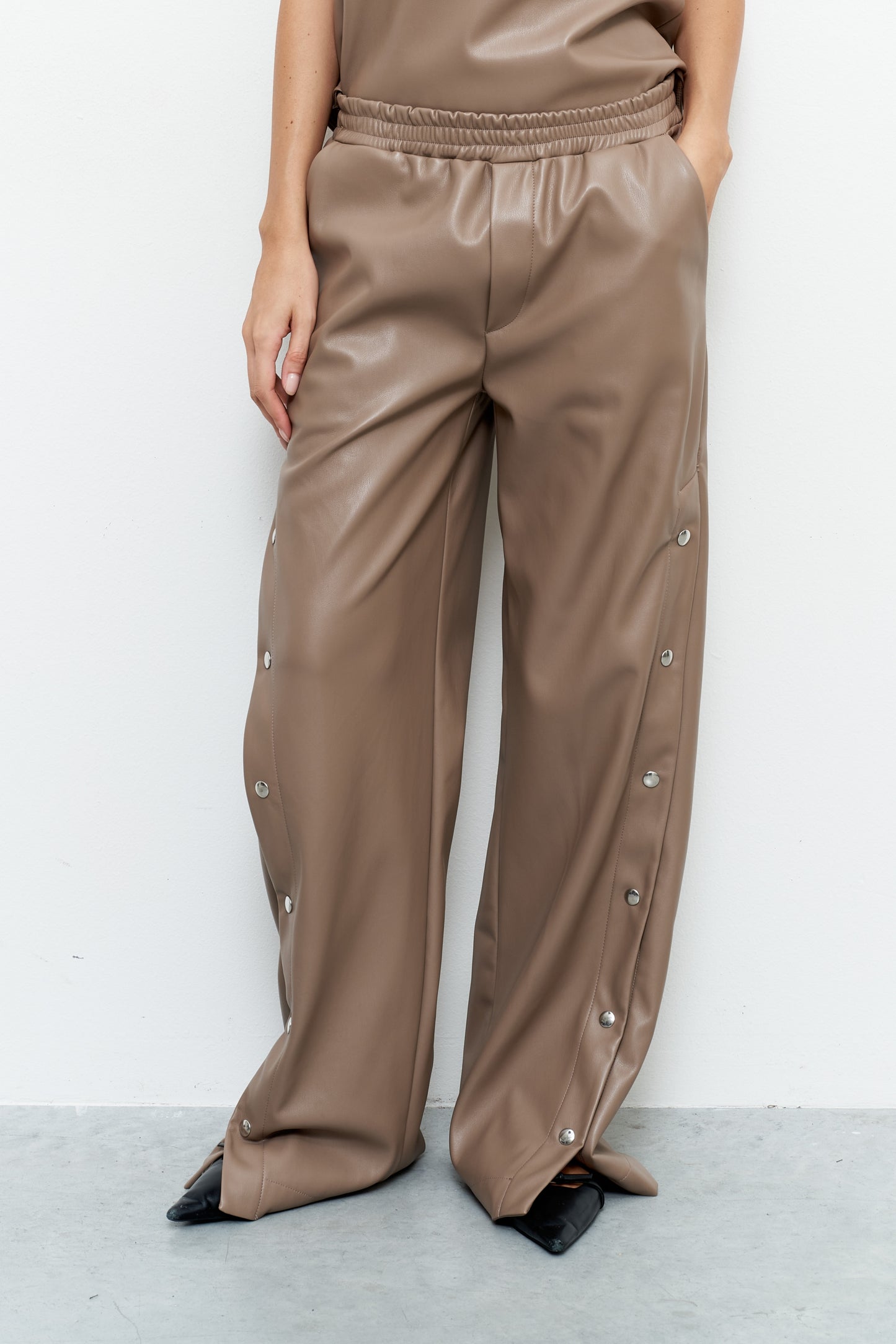 Pantalone in Ecopelle con Bottoni